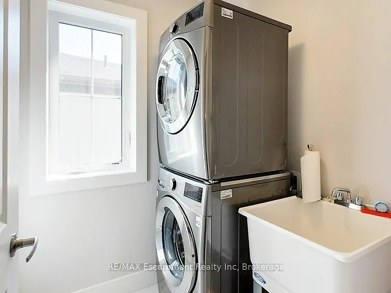 212 Courtland St — Photo 29