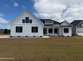 1012 Buckley Dr, Grimesland, NC 27837