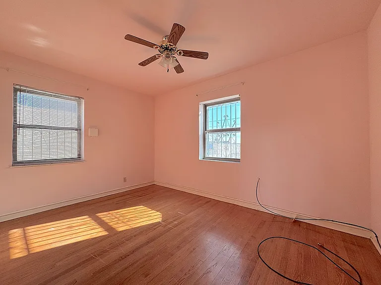 3706 Sacramento Ave — Photo 18