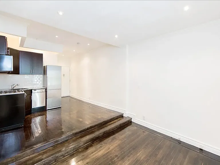 340 E 81st St #2D — Photo 1