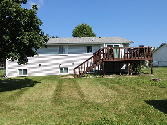 3rd image of 140 Tiffany Ln