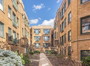 7023 N Sheridan Rd APT 3W, Chicago, IL 60626
