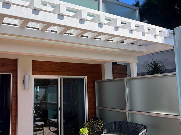 large private entry patio
