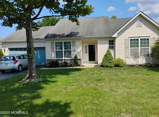 1 Tara Ct, Whiting, NJ 08759