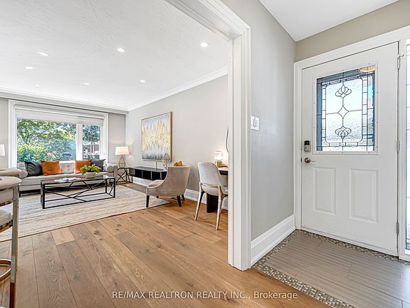 3rd image of 44 Fenley Dr