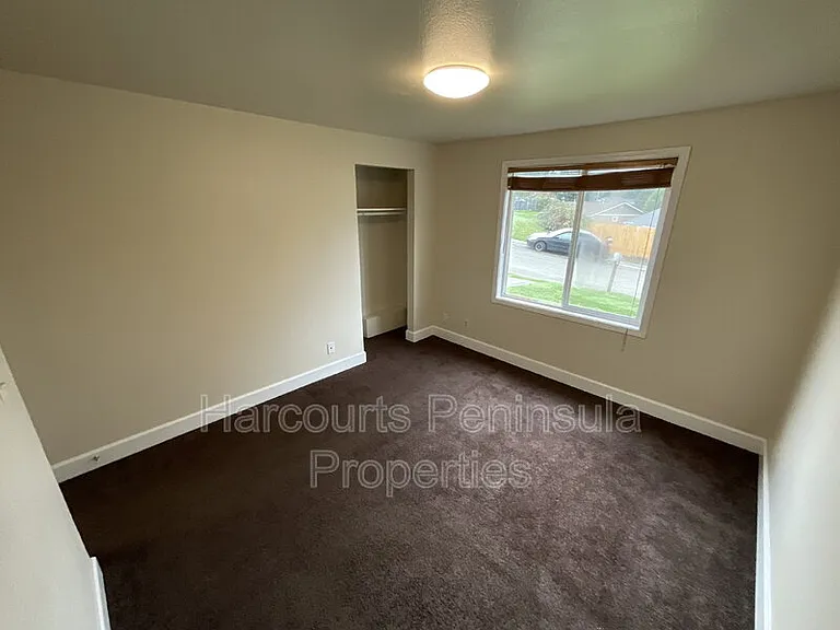 1742 Anderson St — Photo 9