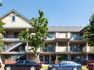 9837 NE Irving St APT 305, Portland, OR 97220