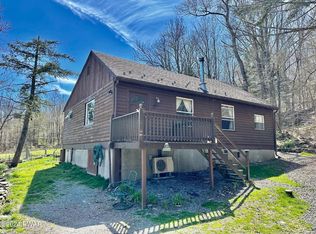 93 Rotten Rd, Equinunk, PA 18417