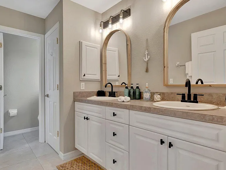 26059 Sandhill Blvd #B — Photo 29