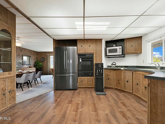 3rd image of 92 Poinsettia Gardens Dr