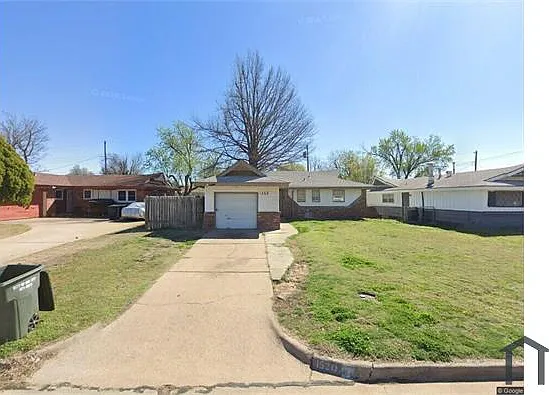3 bed, 1185 sqft, $1,100 — Photo 1