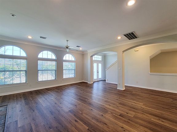3rd image of 2416 La Branch St #2416