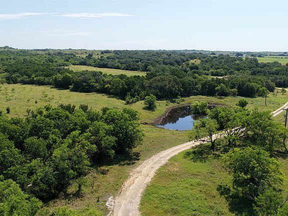 4th image of 235 County Road 343