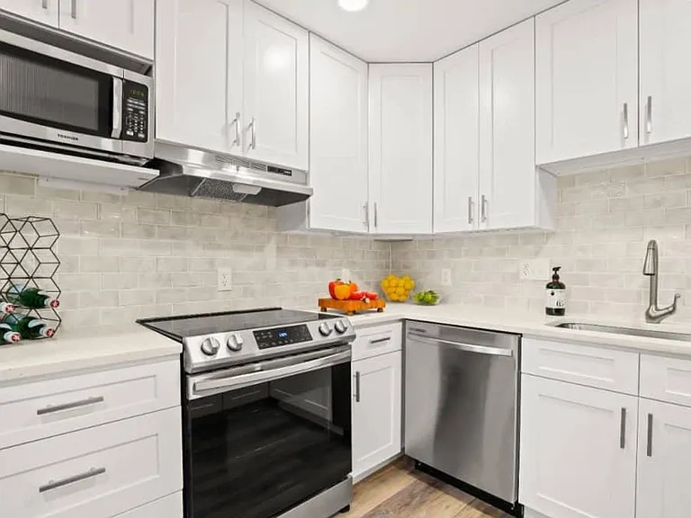 3527 Nottingham Ct #4 — Photo 4