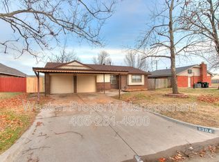 1304 Regency Blvd, Moore, OK 73160