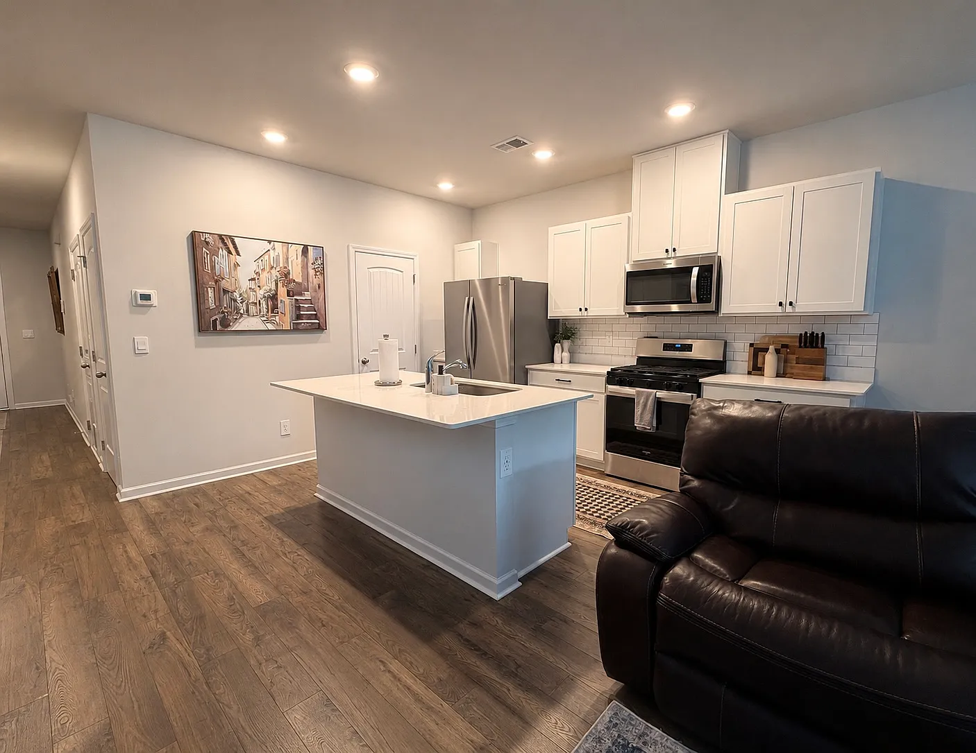 3 bed, 1481 sqft, $1,999 — Photo 4
