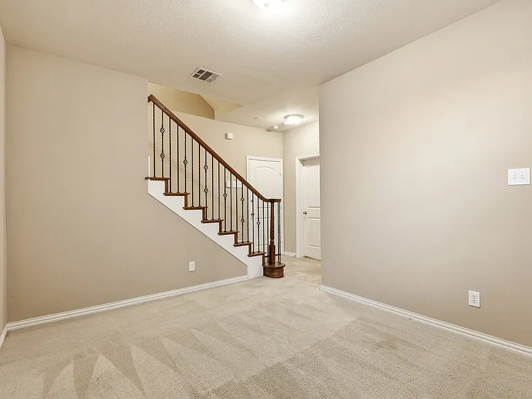 1435 Chase Ln — Photo 16