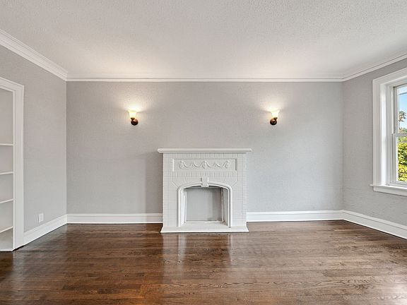 4th image of 7600 S Phillips Ave #2417-3
