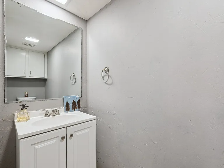 9605 Hefner Village Blvd — Photo 15