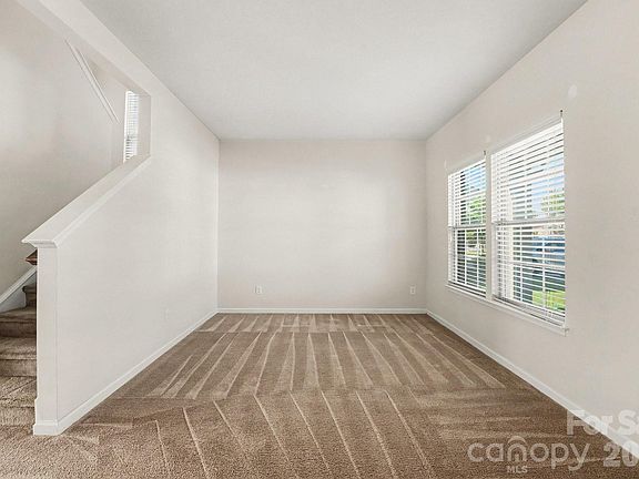 4th image of 1256 Farm Branch Dr SW