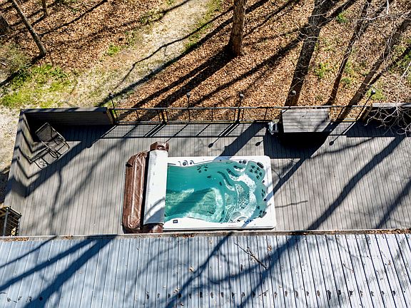 3rd image of 1174 Bear Creek Rd