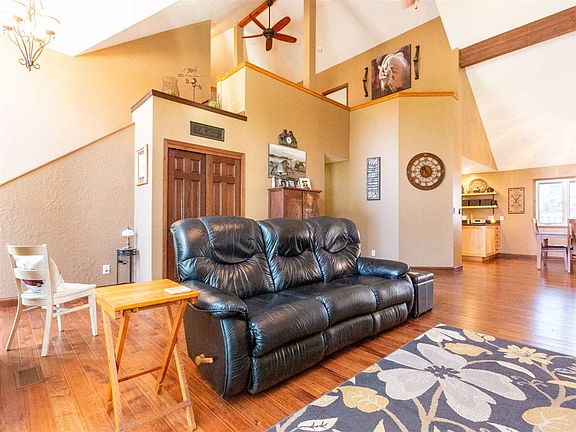 4th image of 1621 Cornhusker Cir