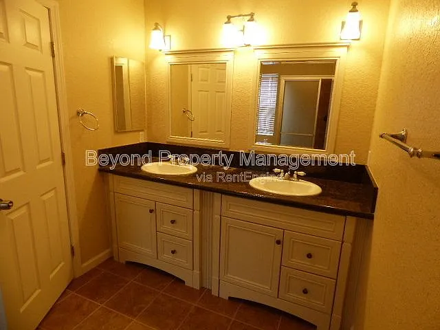 521 Vicki Pl — Photo 13