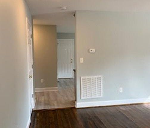 3rd image of 10 Woodward St
