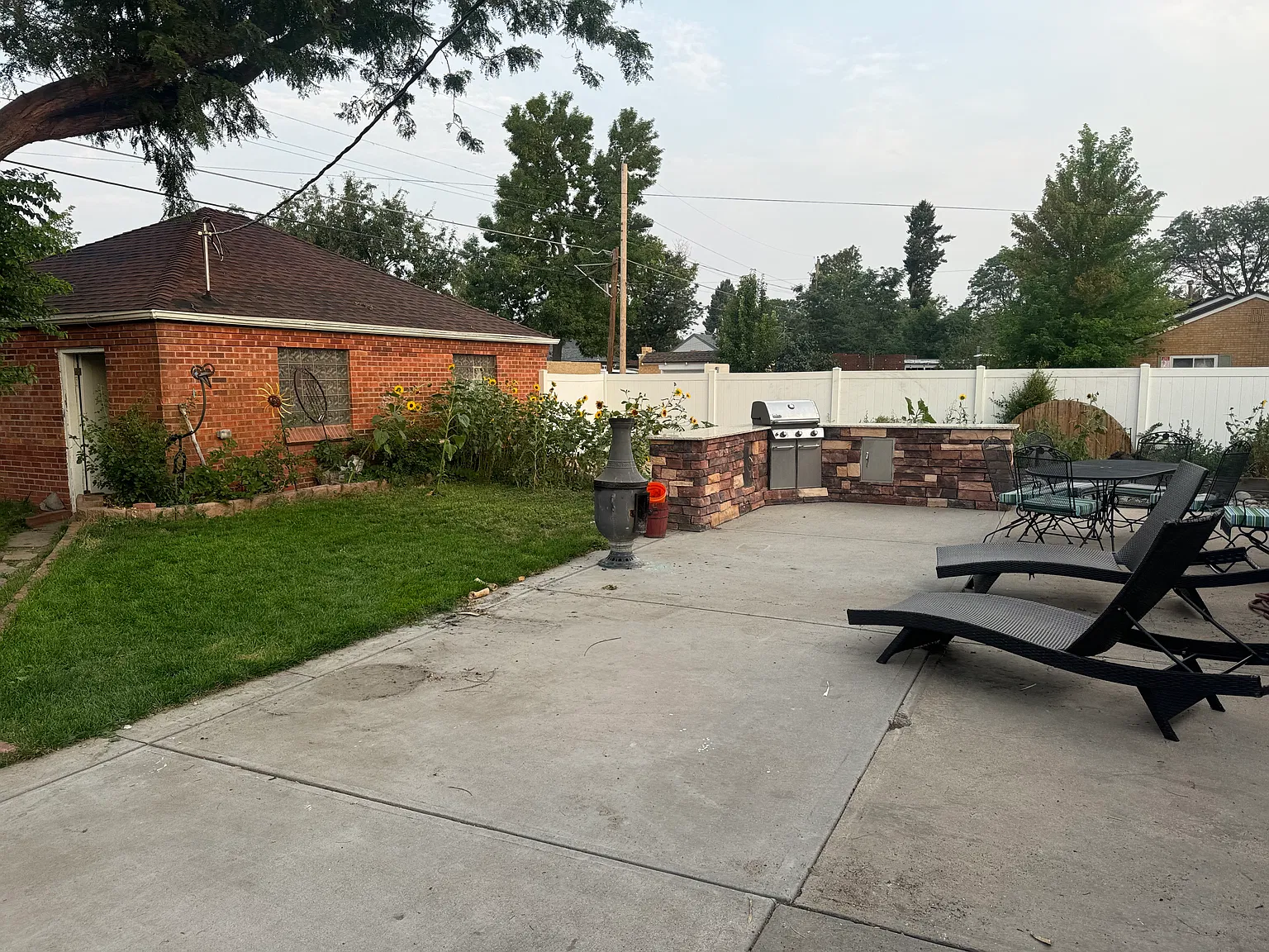 2800 Magnolia St — Photo 3
