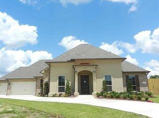 2596 Amberwood Dr, Beaumont, TX 77713