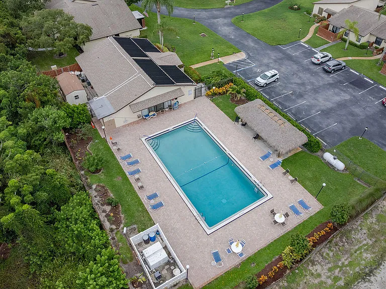 8019 SE Villa Cir — Photo 40