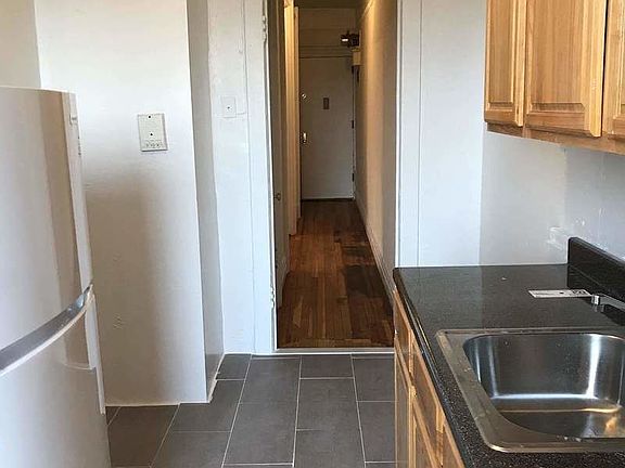 4th image of 2719 Morris Ave APT 4D