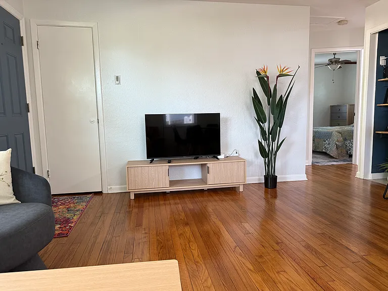 1015 13th Ave NW — Photo 5