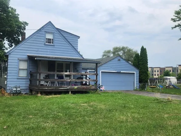 404 Pershing Ave, Machesney Park, IL 61115