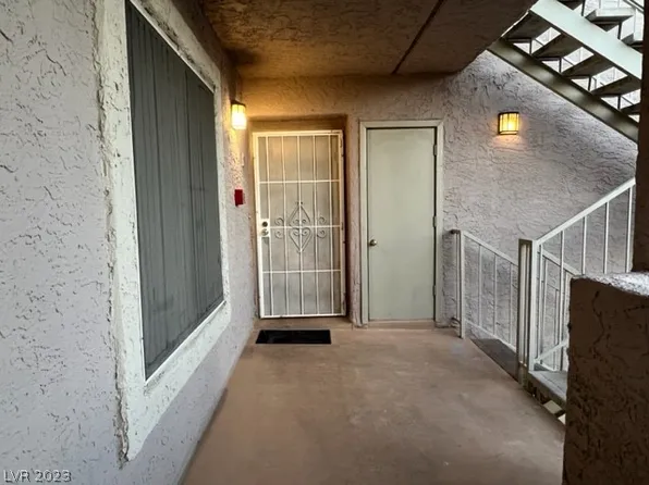 2044 Mesquite Ln APT 205, Laughlin, NV 89029