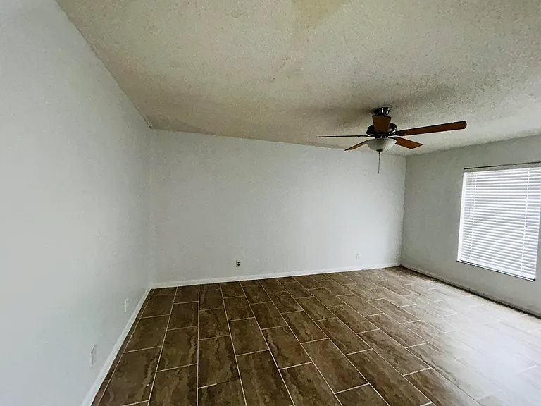 11983 Shakerwood Ln — Photo 40