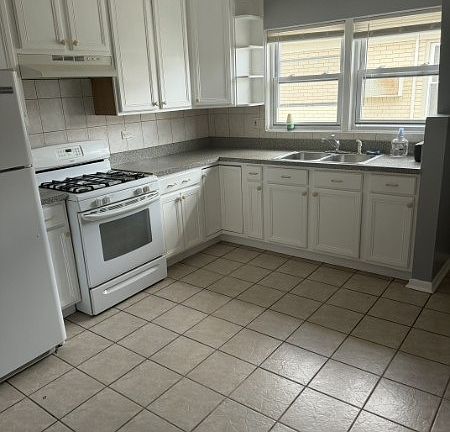 5th image of 2314 N Harlem Ave APT 3C