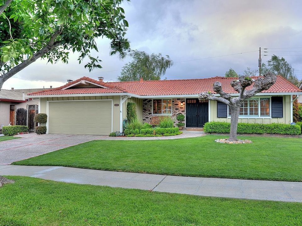 1st image of 4068 Vistamont Dr