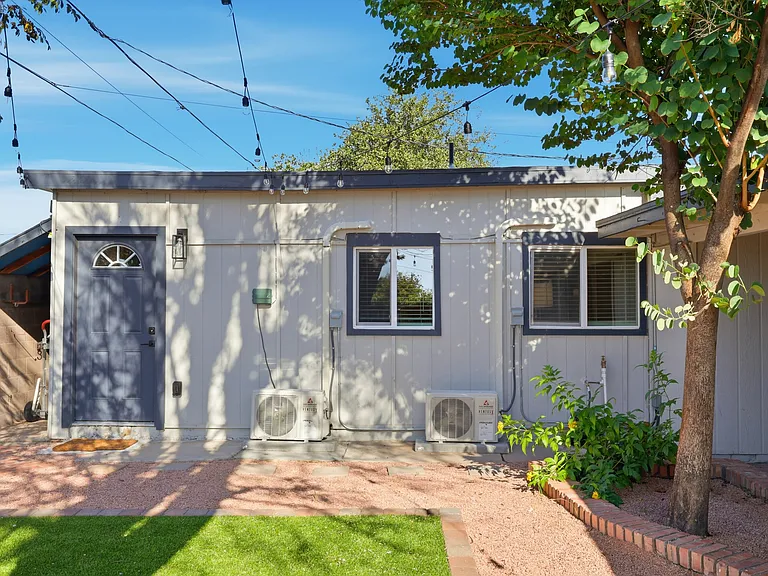 48 S Catalina St — Photo 13