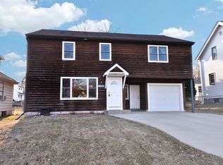 1408 Pleasantview Ave, Waukesha, WI 53188