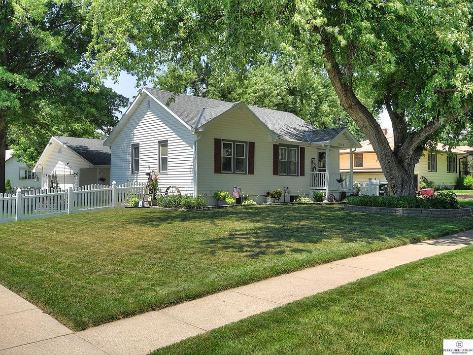 1st image of 206 N Beadle St