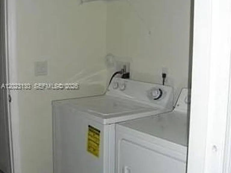 1423 NE 40th Rd #1423 — Photo 6
