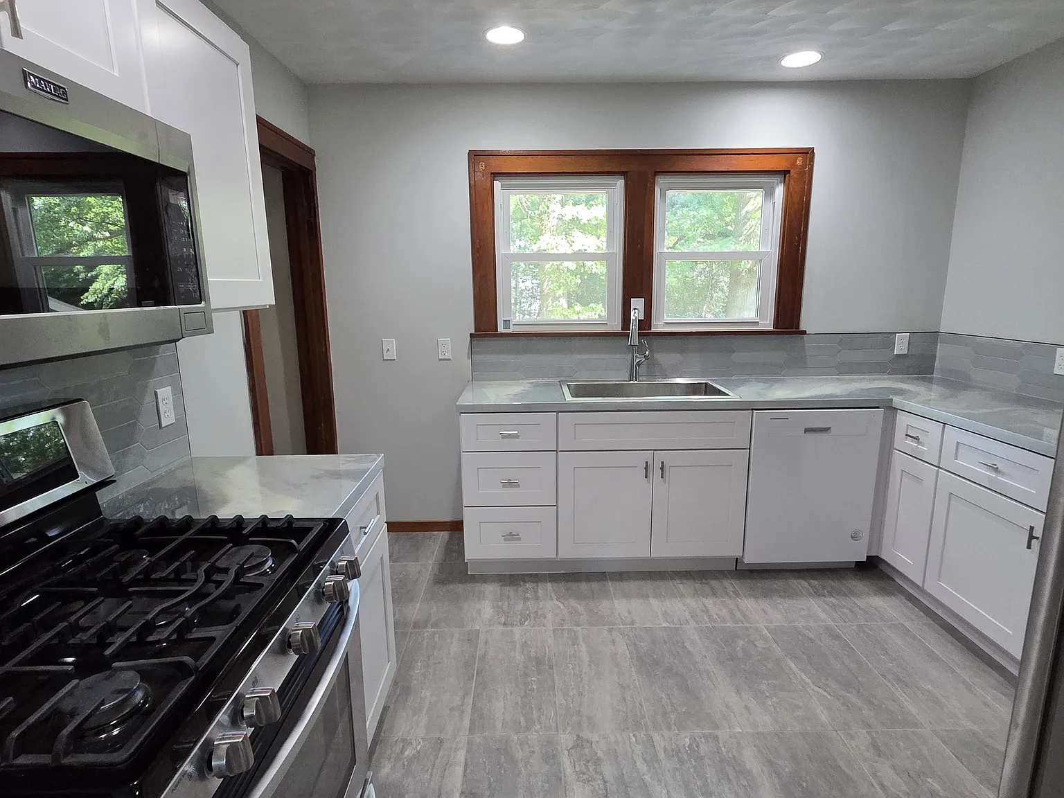 3 bed, 1500 sqft, $1,200 — Photo 3
