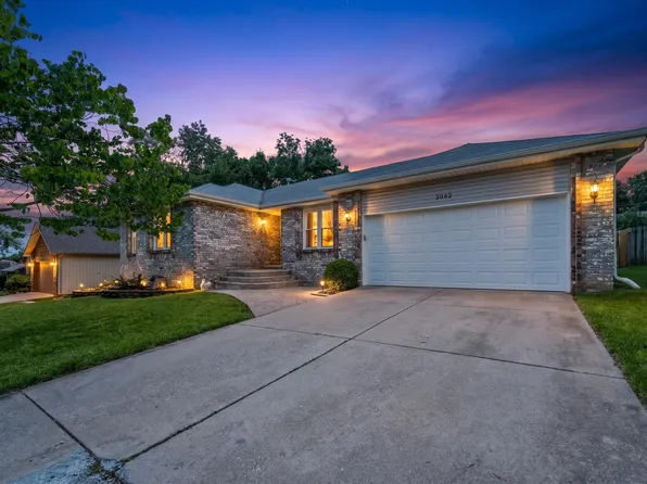 2082 W Arlington Street, Springfield, MO 65810