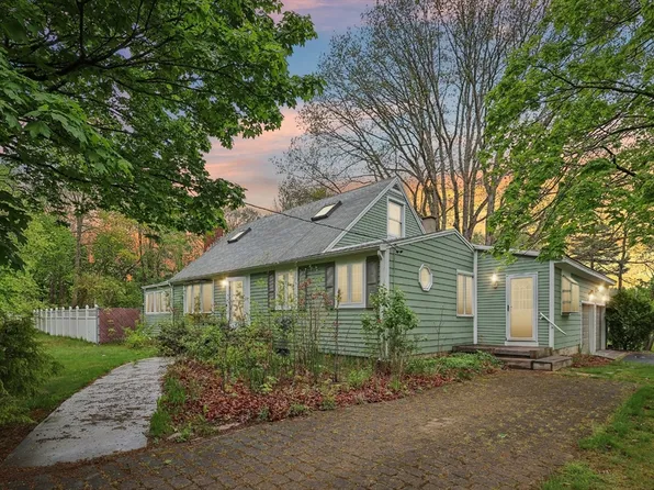 24 Richard Dr, Hanover, MA 02339