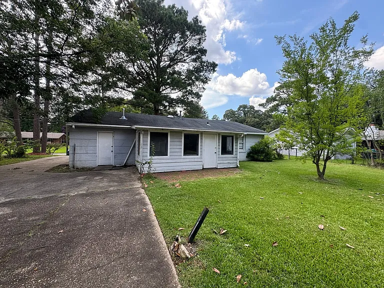 1143 Lakewood Dr — Photo 22