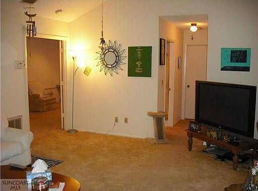 3rd image of 531 Sheridan Dr