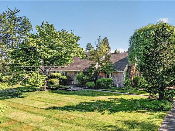 2nd image of 73 Shady Grove Cir