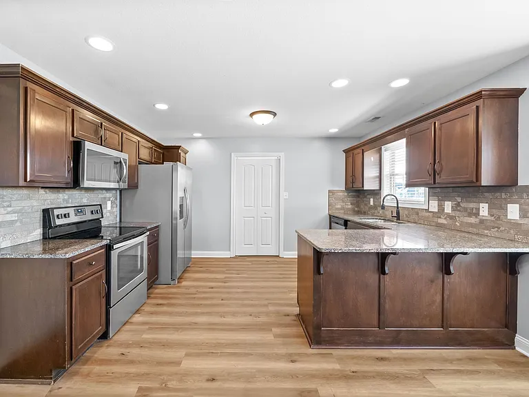 1320 Canyon Pl — Photo 13