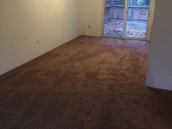 Dining Room w/Sliding Door to Deck
